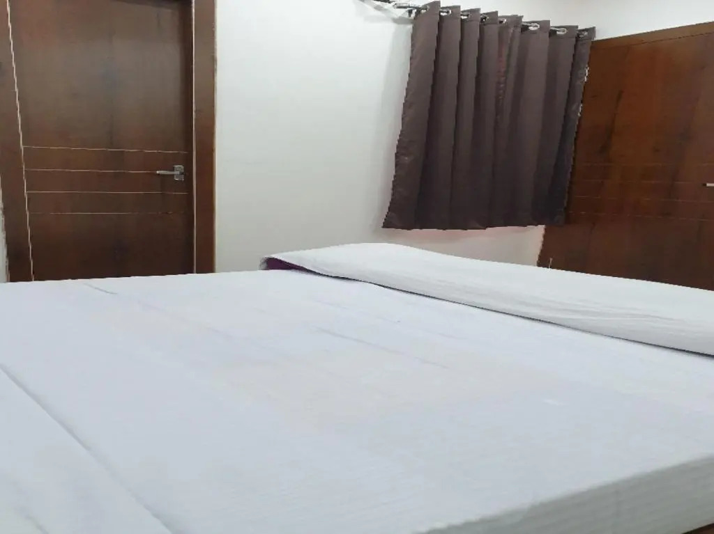 OYO 79110 Hotel Gulmohar
