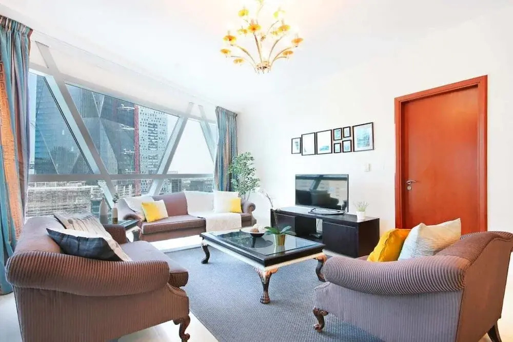 Spacious Apartment in the Classic Park Towers