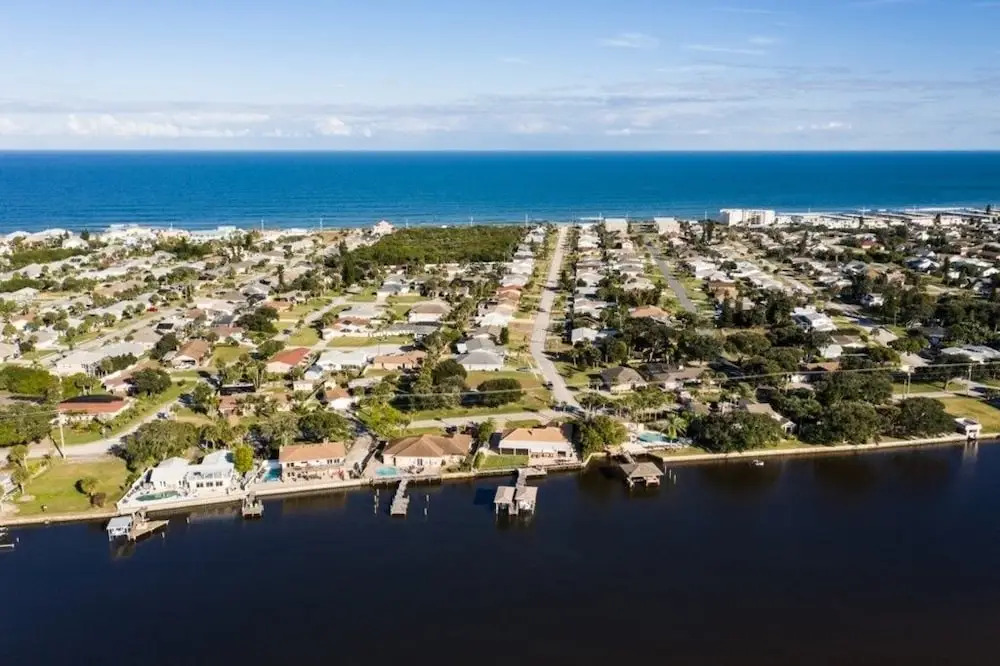 Amazing Pet Friendly 3 Bed House - Heated Pool 3 Bedroom Home by RedAwning