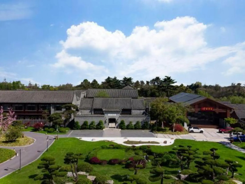 Yangzhou Slender West Lake National Medical College Heyi Hotel