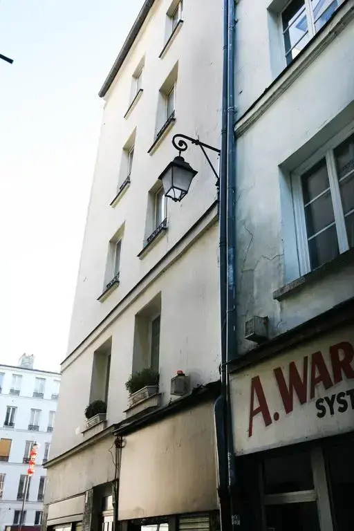 Lovely Marais Sudio with Mezzanine (94)
