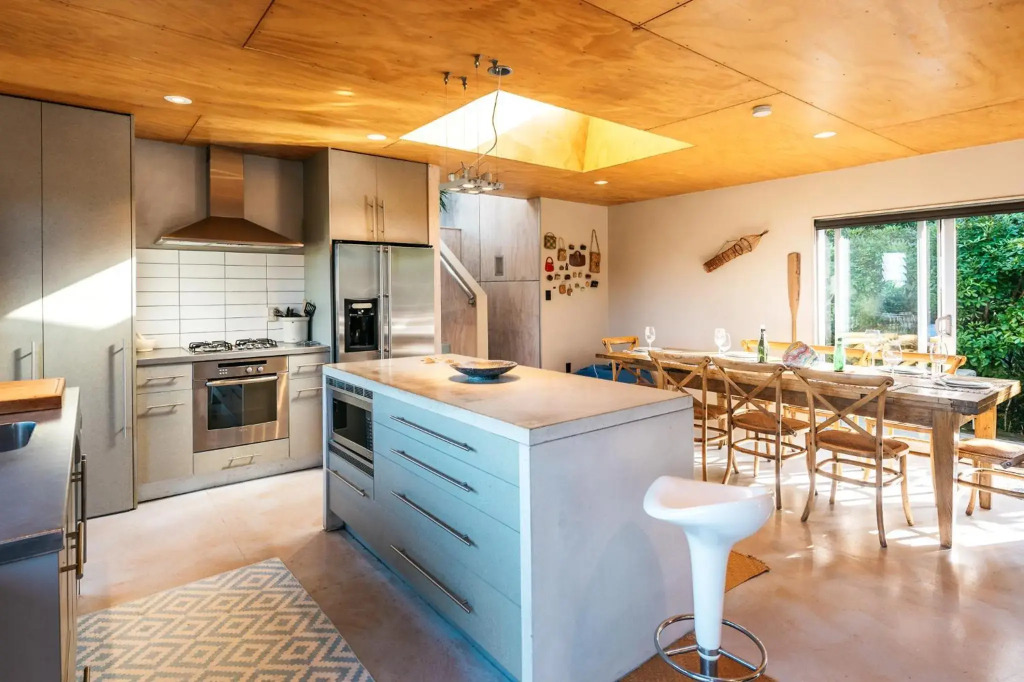 The Fat Pigeon - Omiha Holiday Home