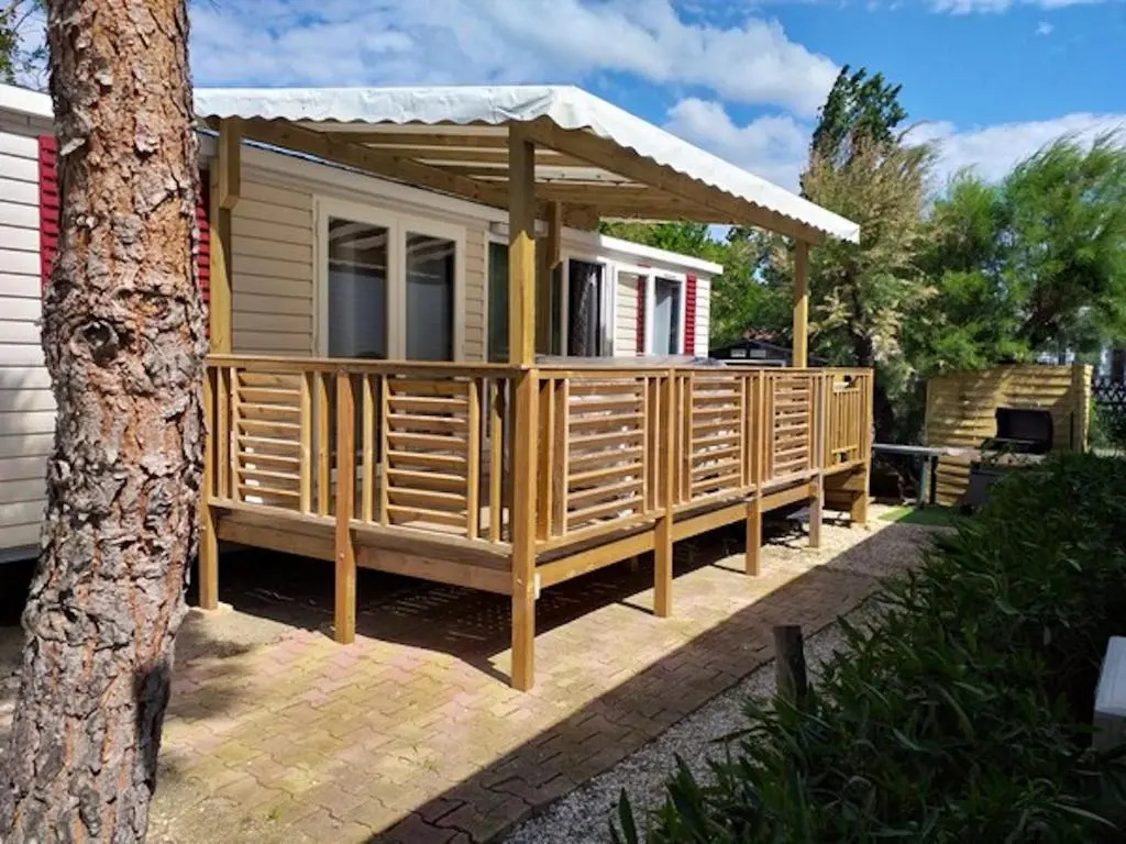 Bungalow de 3 chambres a Vias a 800 m de la plage avec piscine partagee spa et terrasse amenagee