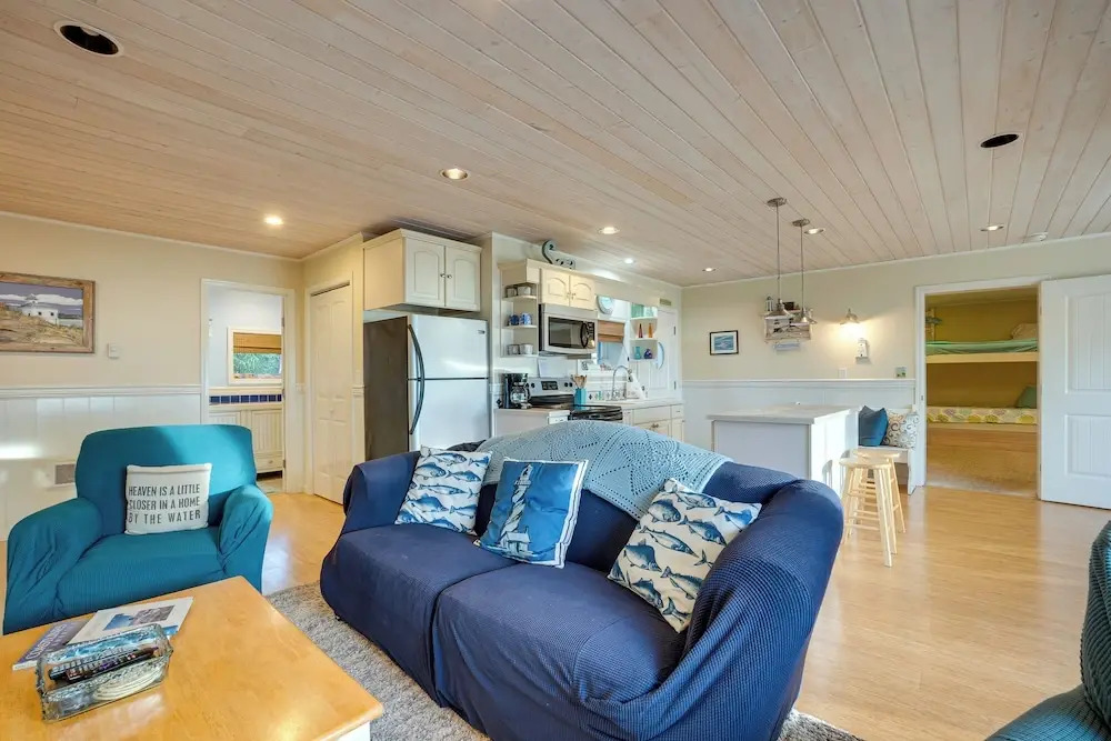 Oceanfront Home in Port Orford: The Lighthouse