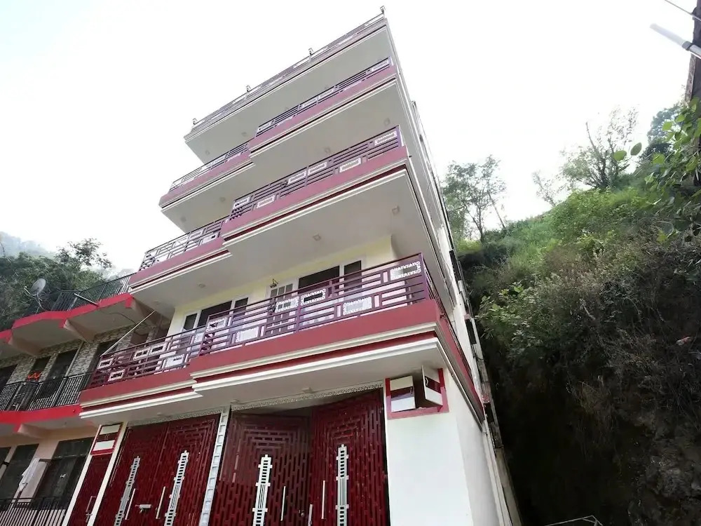 OYO 17174 Home Modern 2BHK Kumarhatti