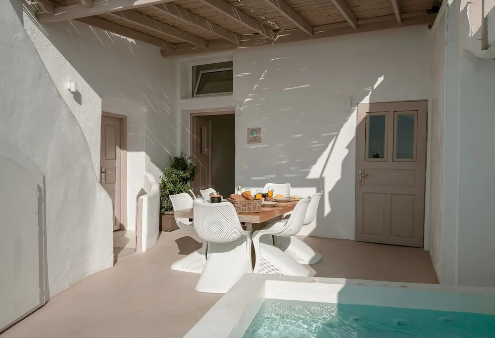The Globe Suites Villa