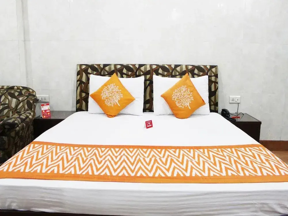 OYO 2705 Hotel Preet Palace
