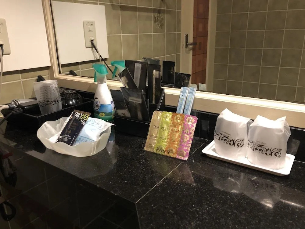 Nuda by H-Seven