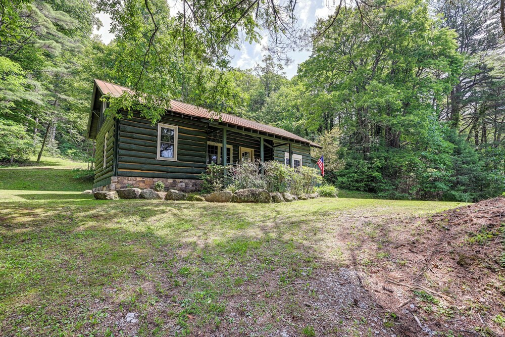 Historic Sapphire Cabin w/ Porch, Updated Interior