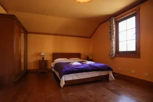 Yi House