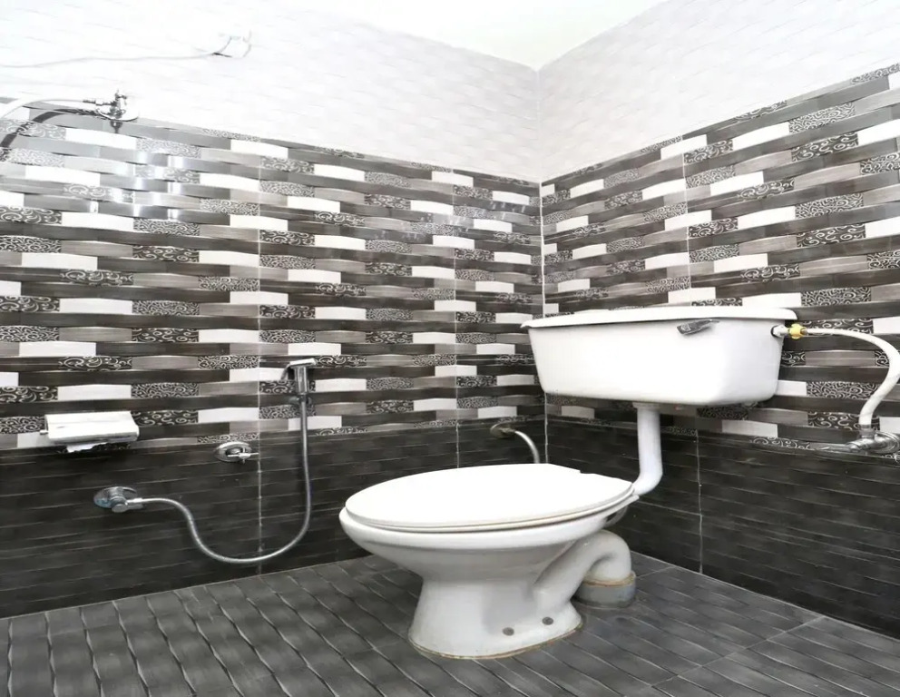 Oyo 35878 Hotel G Glossy