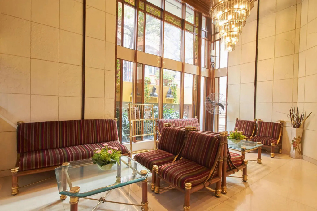 Lytton Hotel