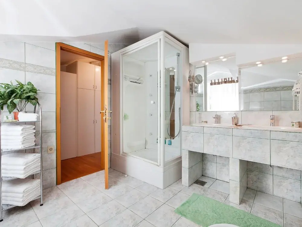 Villa Lovran, heated pool and Spa