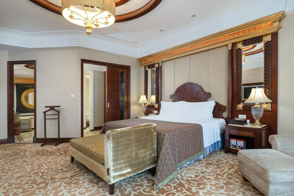 Regal Palace Hotel