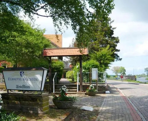 Elbhotel Bleckede am Hafen