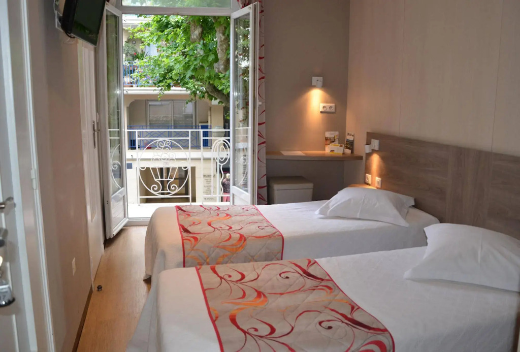 Brit Hotel Confort Le Revest Sainte-Maxime