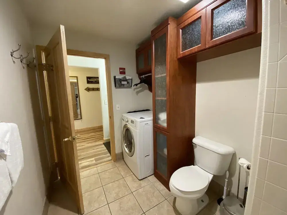 Gateway Lodge 5037