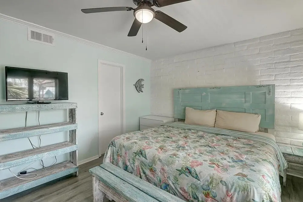 Sunny Beaches 3 Bedroom Condo by RedAwning