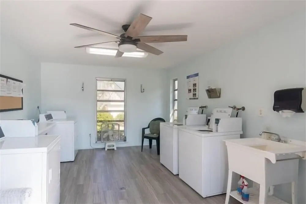 Seabreeze 2 Bedroom Home by Redawning