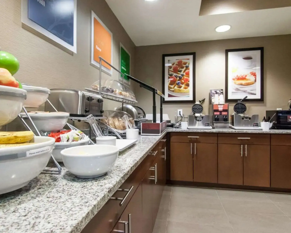 Comfort Suites Tulsa Central