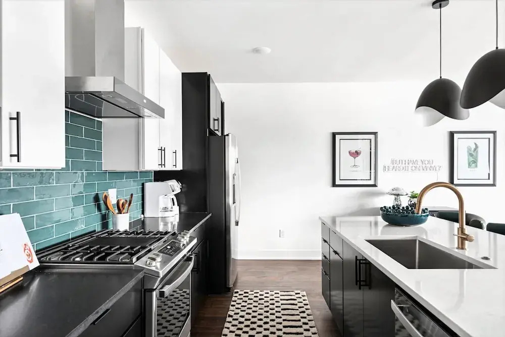 Nashville Escape With Skyline Deck and Hot Tub