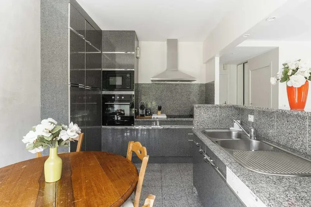 Luxury Haven With Pool, Tennis and Large Garden