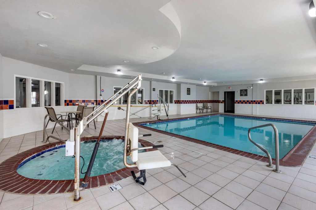 Quality Inn & Suites I-35 E-Walnut Hill