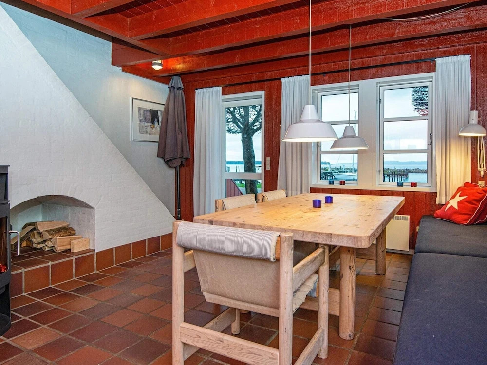 6 person holiday home in Ebeltoft-By Traum
