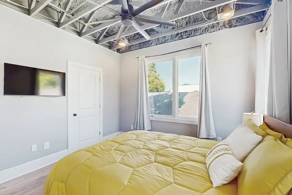 Walkable Gem! Dtwn Chattanooga Base w/ Balcony