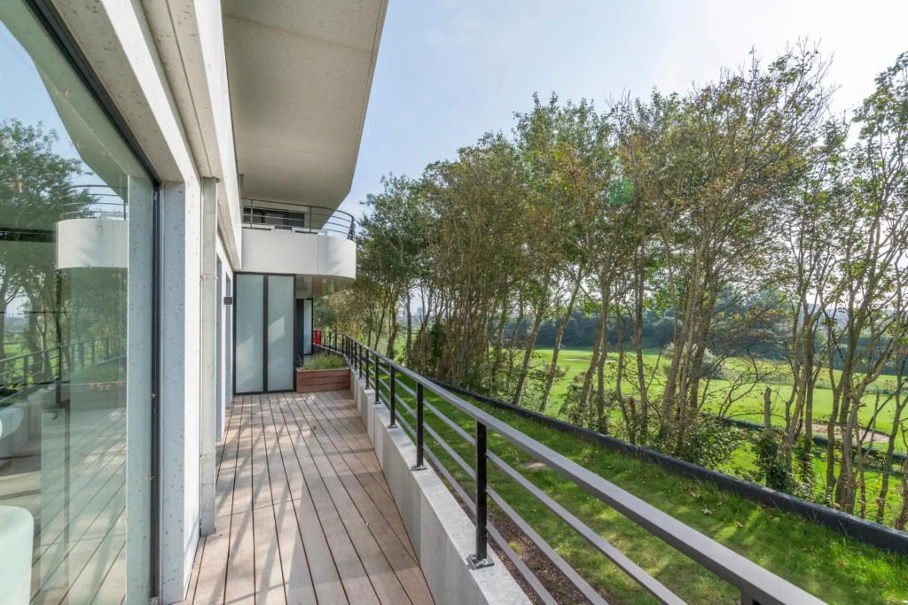 The Waves-Luxurious 3bedroom app w big terrace & garage