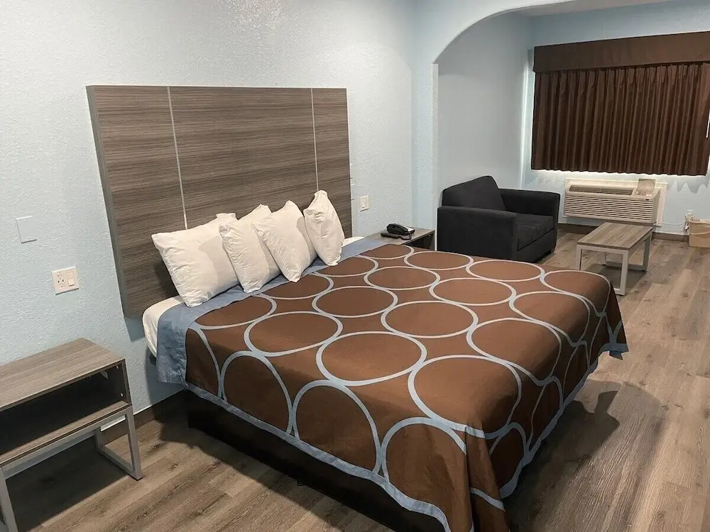 Super Stay Inn Humble IAH East