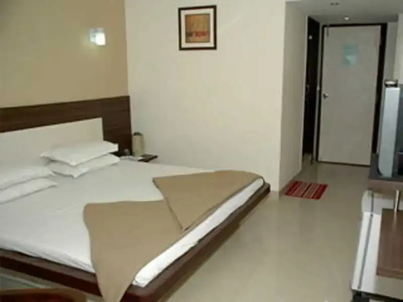 Hotel Savshanti Towers