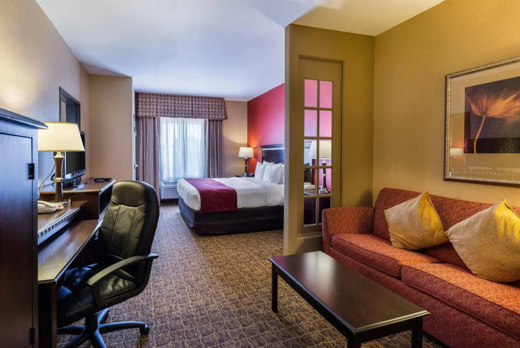 Comfort Suites Pearland