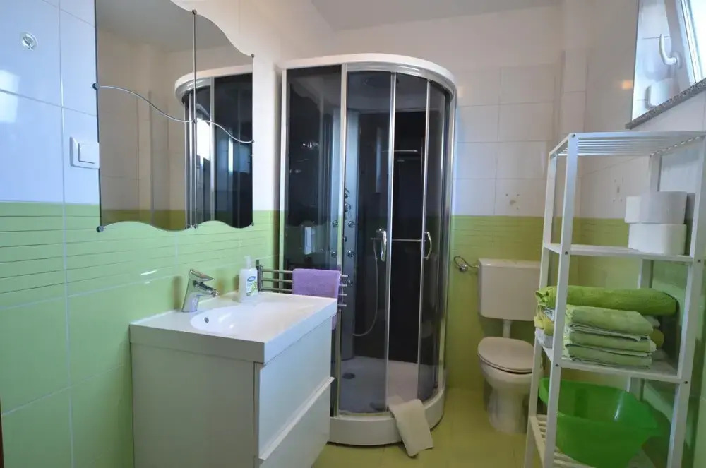 Villas in Kanfanar With 4 Bedrooms and 5 Bathrooms