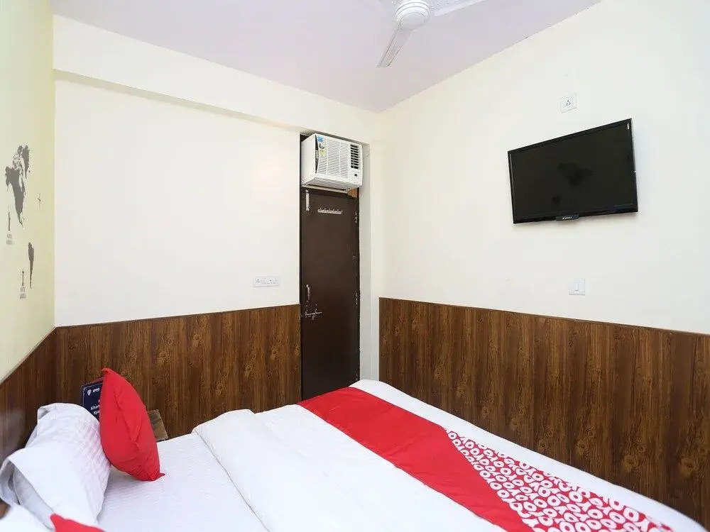 OYO 15994 Hotel Bullet Inn & Lounge