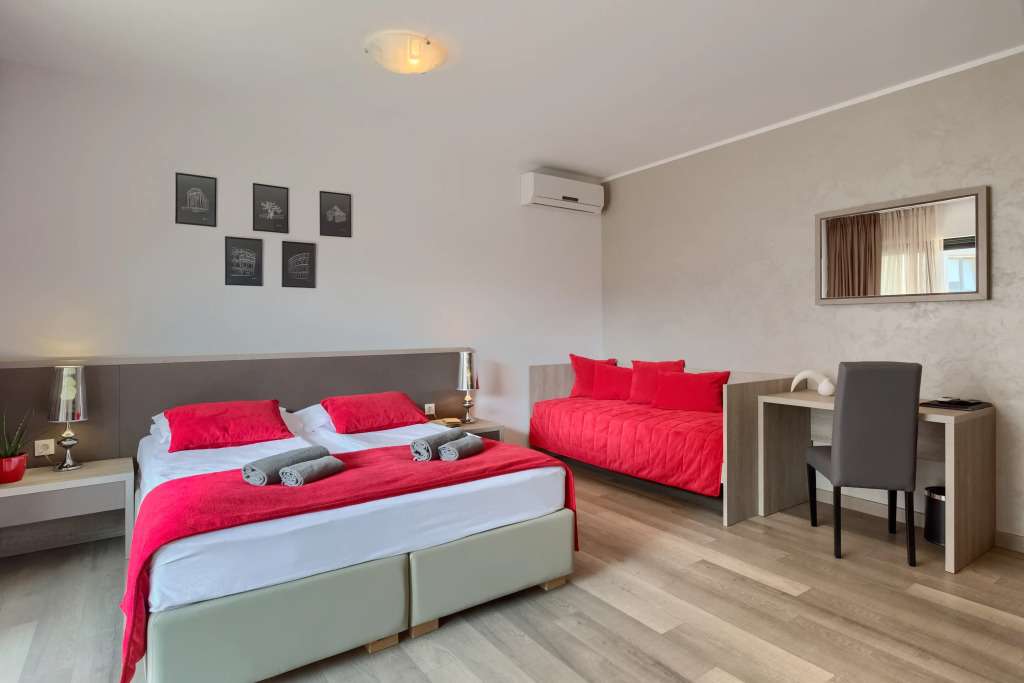 Pula City Center Accommodation - Breakfast included