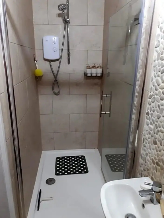 The Broads B&B with Private Shower room and WC
