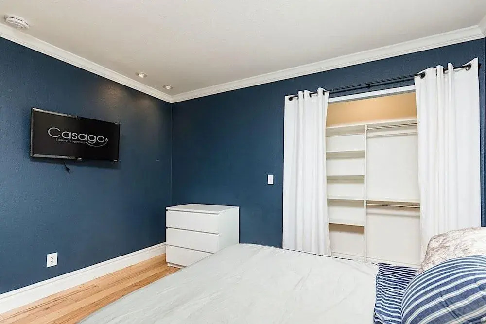 Everett Street Retreat