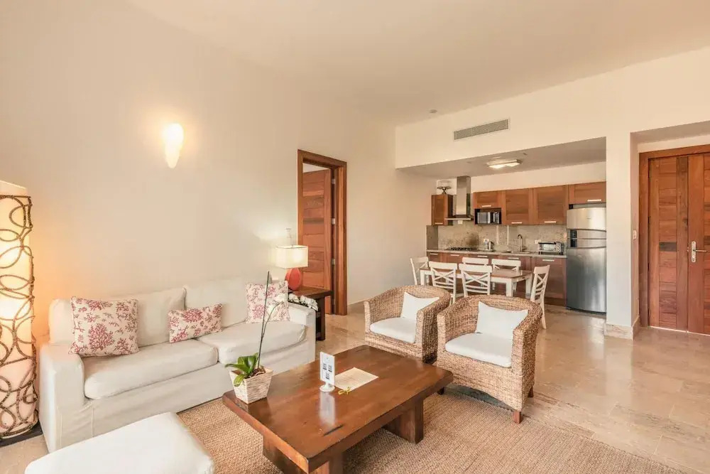 5 Guests 2 BR Jacuzzy Balcony Sublime