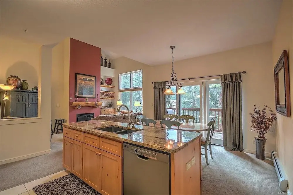 Luxury 3 Bedroom Townhouse Next To Keystone Lake, Free Shuttle, Hot Tub And Sauna
