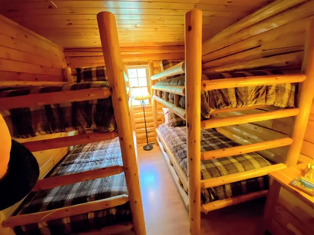 40pl Log Cabin With AC in the Heart of the White Mountains, Less Than 10 Minutes From Bretton Woods!