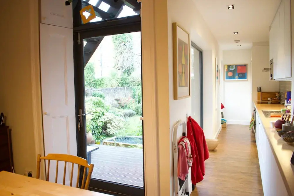 Stylish Georgian Apartment in Leith