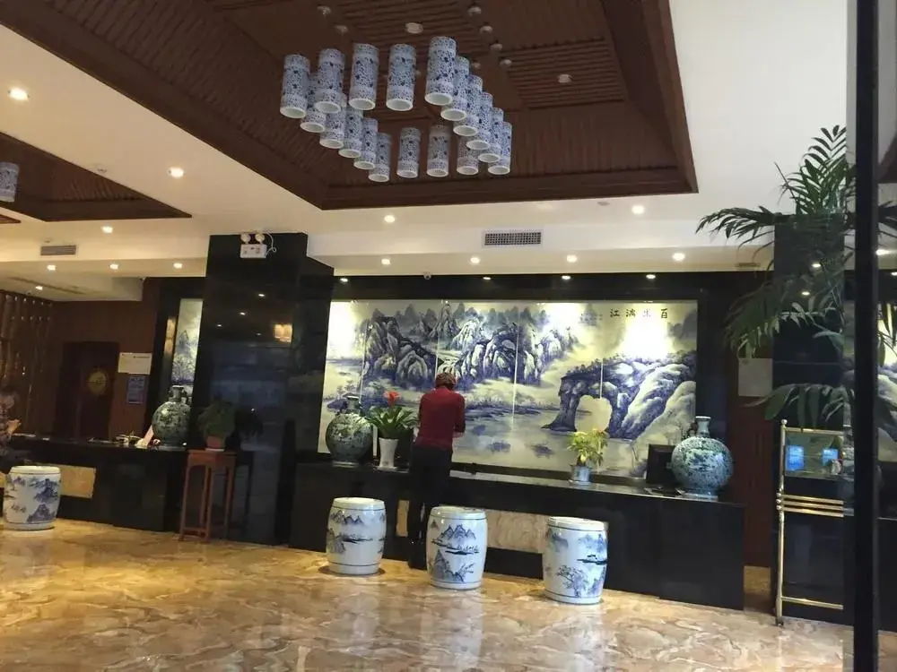 Yangshuo Xiangshan international hotel