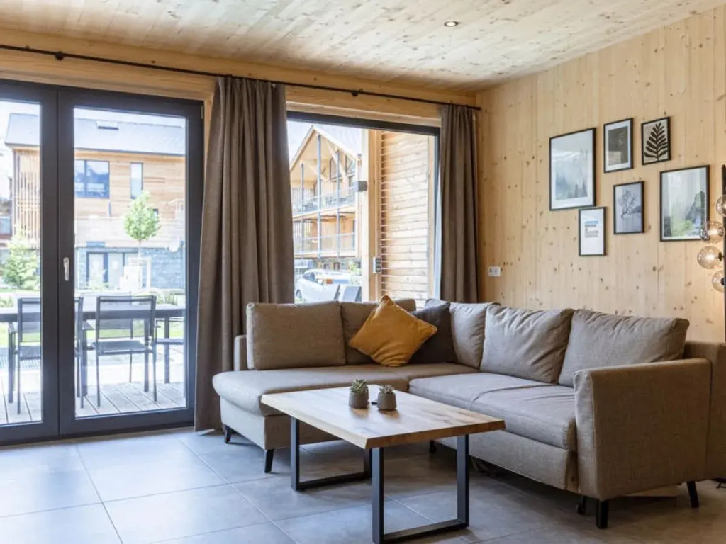 Villa mit Pool und Sauna für 10 Personen