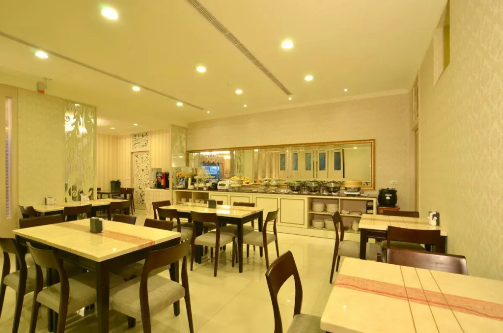 Spring Art Hotel