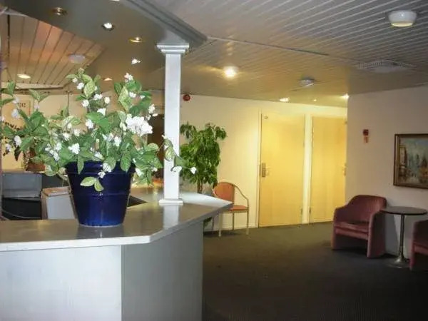 Hotel Avion