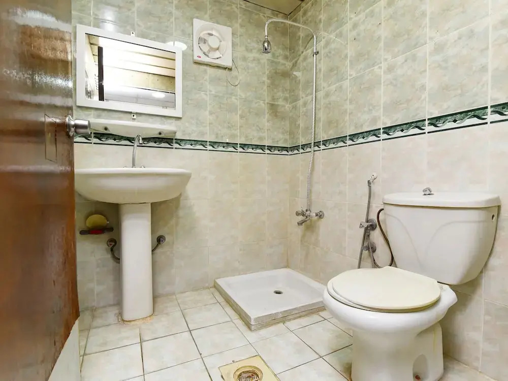 OYO 416 Bonais Hotel