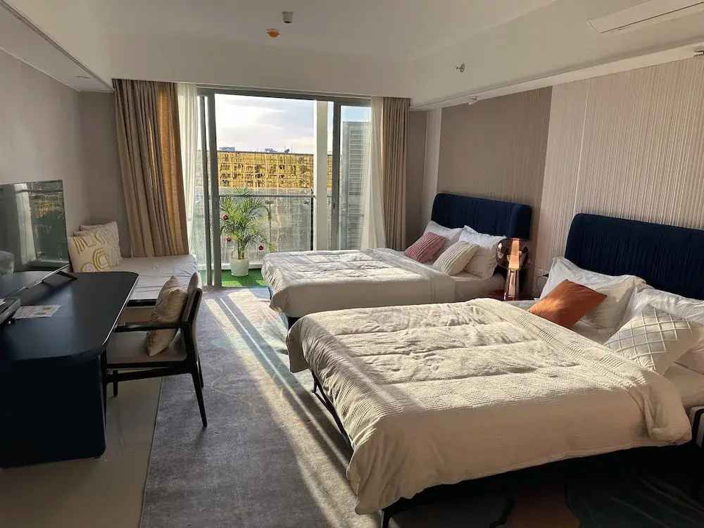 Luxury Penthouse & High-Floor Hotel near City of Dreams, Airport, Okada, and Solaire Casino
