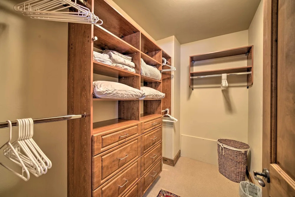 Stunning Ski-in/ski-out Penthouse Condo w/ Hot Tub