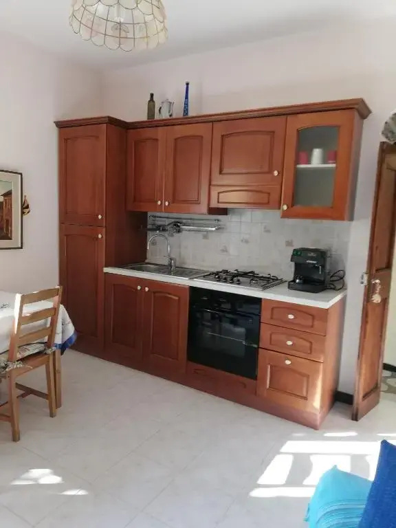 Monolocale con giardino e parcheggio privato CITRA zero zero ottanta trentuno LT 0281